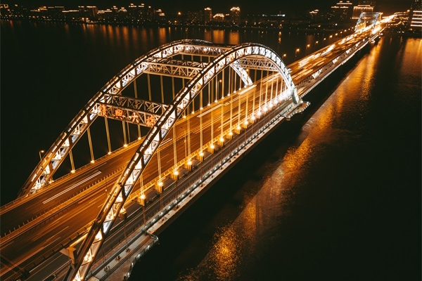 桥梁灯光亮化工程